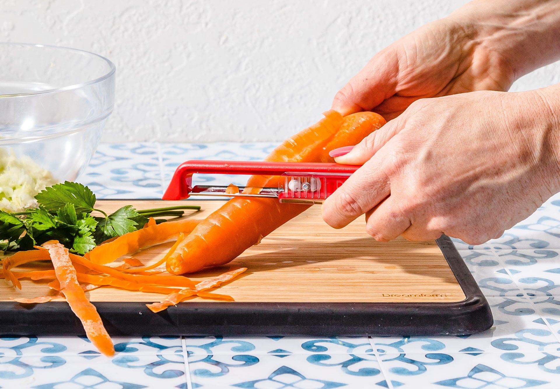 Sharple: Self-Sharpening Vegetable Peeler - Erin Chase Store
